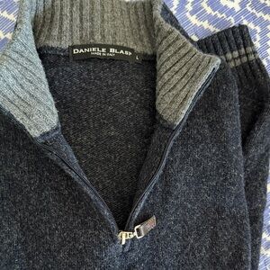 Daniele Blasi handsome Men's Gray Zip-Up Sweater. Size L